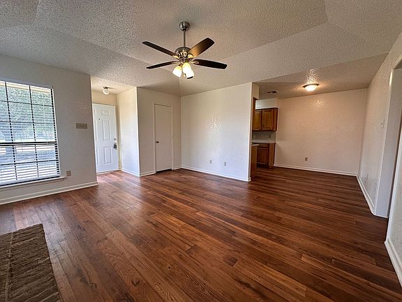 4th image of 1104 Landsdale Ln