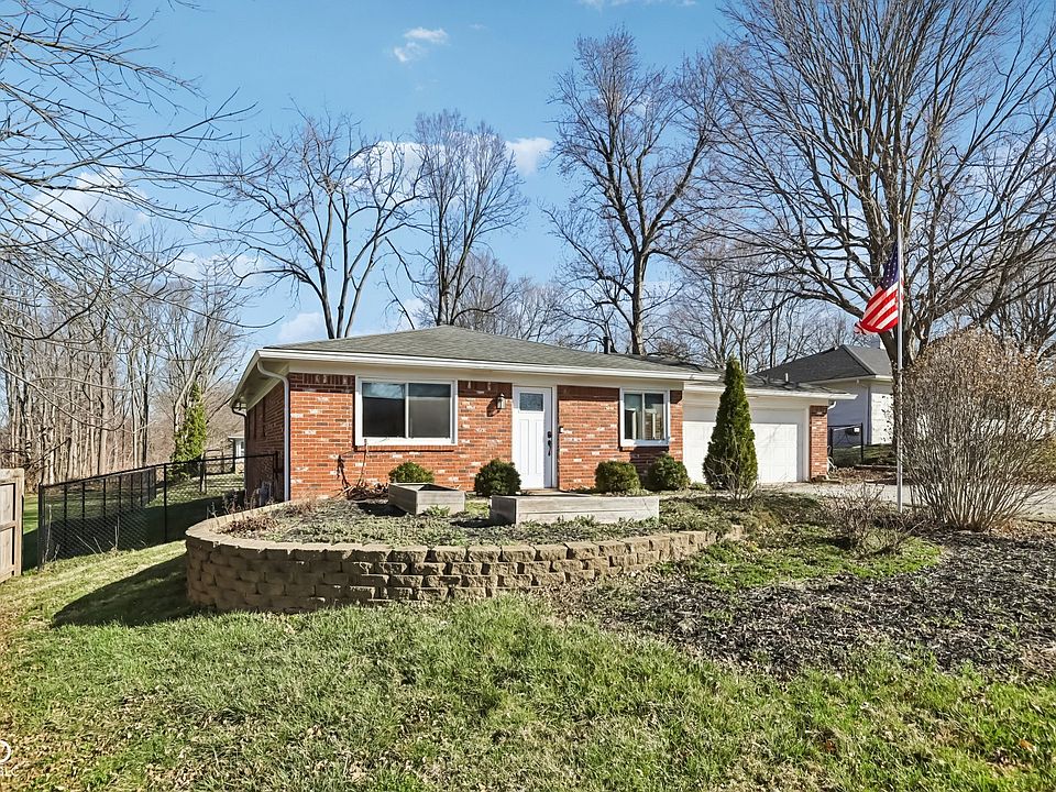 1st image of 520 Woodland Pl