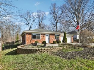 520 Woodland Pl, Greenwood, IN 46142
