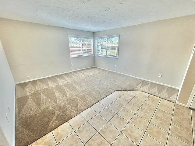 2 bed, 800 sqft, $2,050 — Photo 3