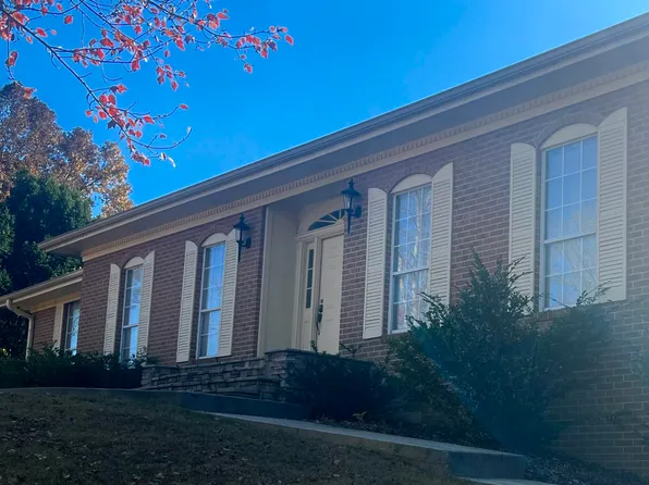 1204 King Arthur Rd, Chattanooga, TN 37421