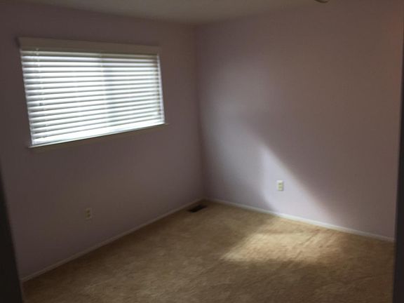 5th image of 101 Sheffield Dr