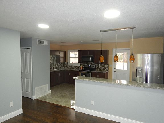 3rd image of 7601 Marie Anna Dr