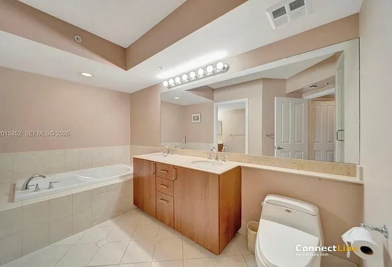 401 SW 4th Ave — Photo 5