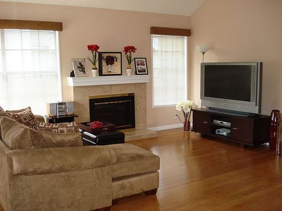 2nd image of 1566 Vista Del Sol