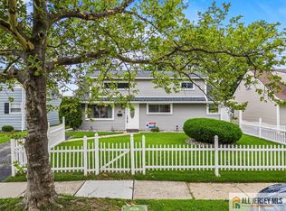 60 Sycamore St, Carteret, NJ 07008