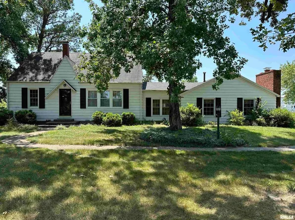 2480 Red Stripe Rd, Odin, IL 62870
