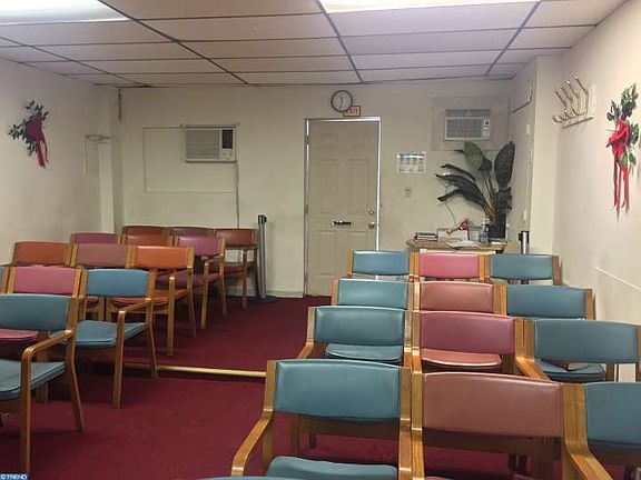 3rd image of 6848 Elmwood Ave
