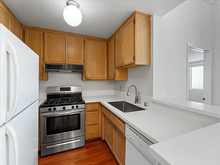 1785 Beloit Ave — Photo 24