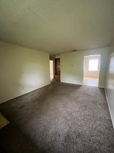 410 Veterans Ave Photo 1