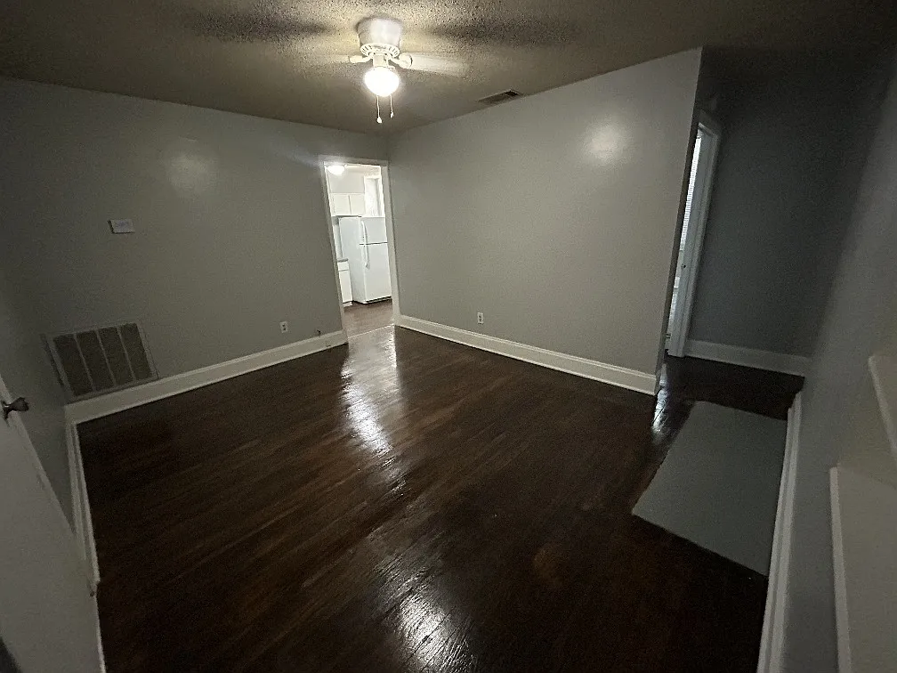 1 bed, 825 sqft, $925 — Photo 2