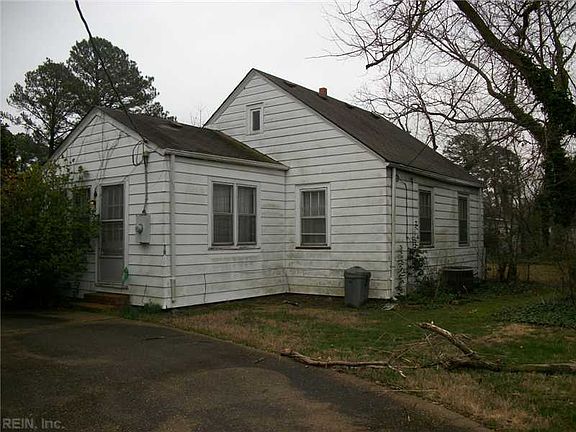 3rd image of 447 E Bayview Blvd