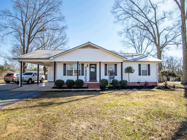 245 Meadow Lane Dr, Savannah, TN 38372