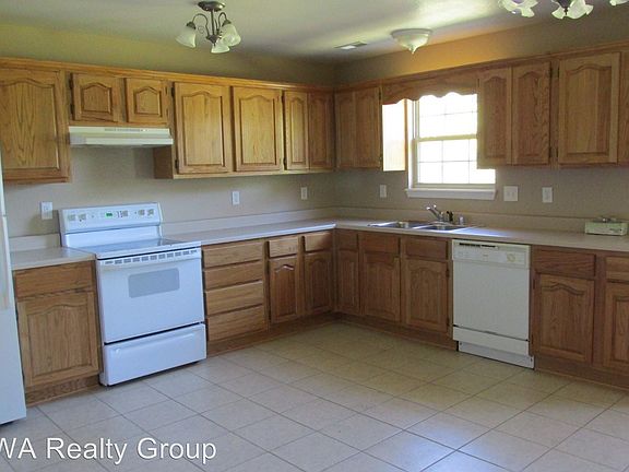 4th image of 303-2 NW Abbey Pl