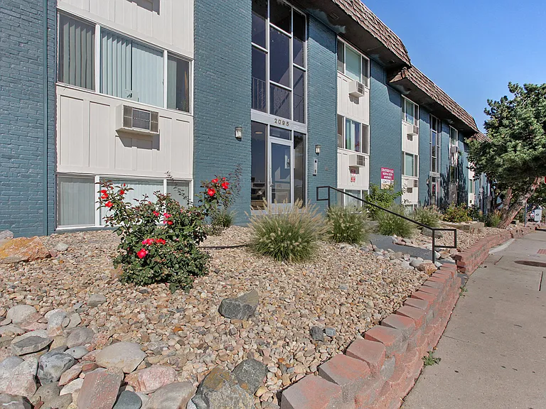 Stratford Plaza North — Photo 10