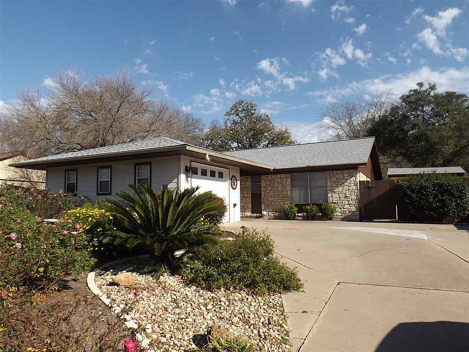 1st image of 257 Meadowlakes Dr