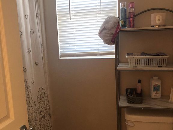 5th image of 10213 Susan Ave