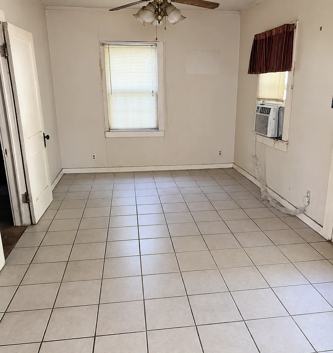 2 bed, 600 sqft, $700 — Photo 3