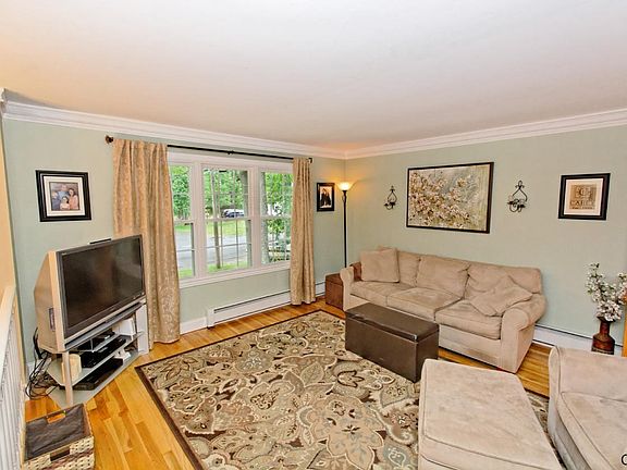 4th image of 13 Cambridge Ave