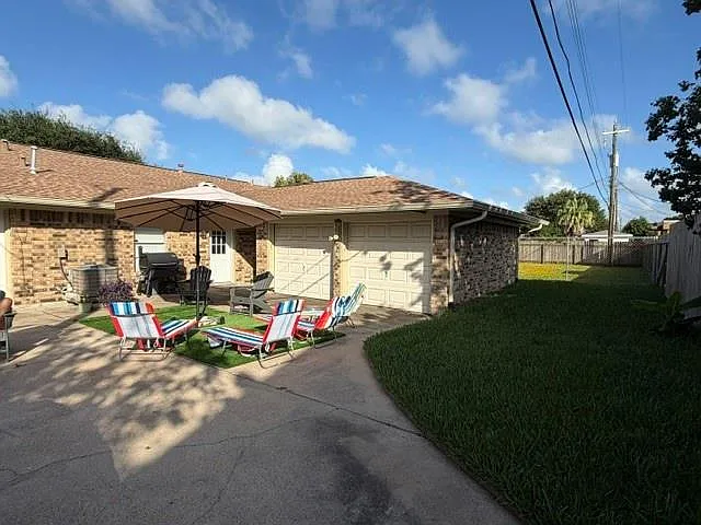 3107 Pine St — Photo 2