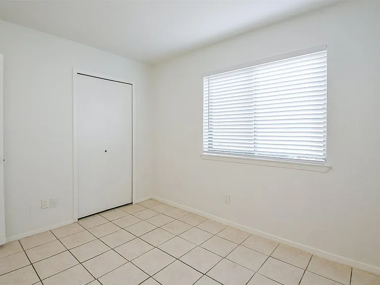 5635 Greenhill Forest Dr — Photo 15
