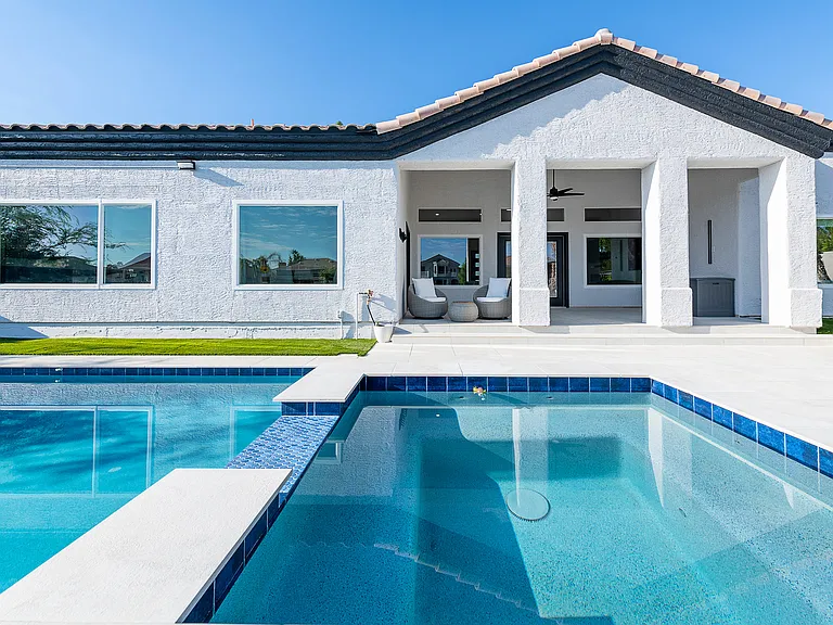 1710 E Queen Palm Dr — Photo 3