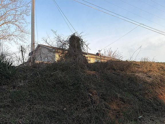 3rd image of 1106 Shell Rd