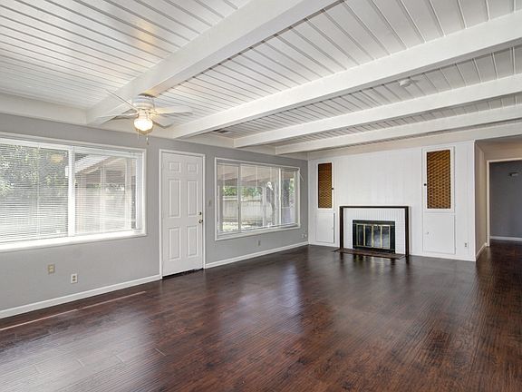 5th image of 2360 Lloyd Ln