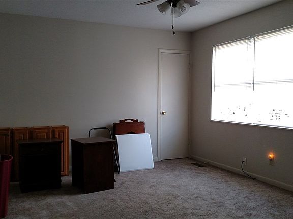 2nd image of 152 Newton Dr SE