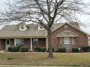 308 W James St, Mabank, TX 75147