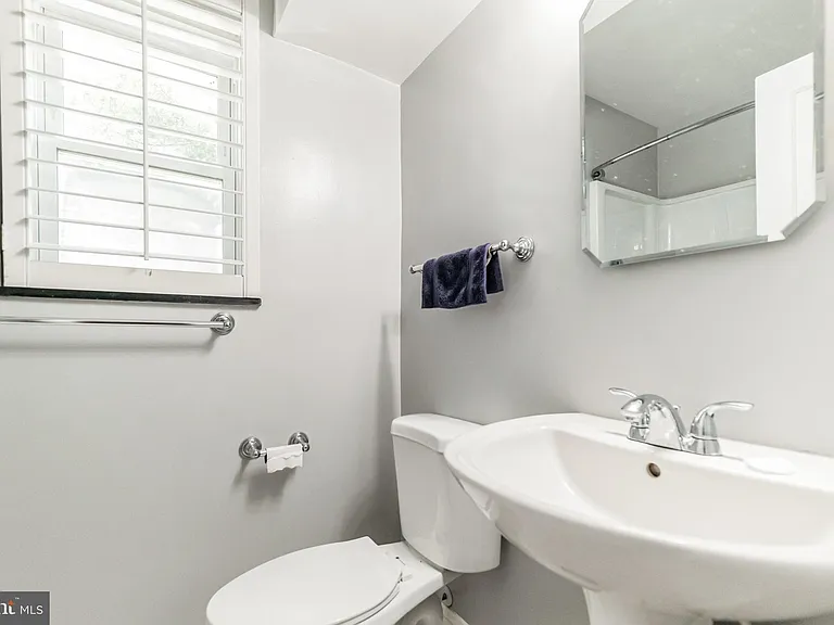 4225 N Henderson Rd #103 — Photo 14