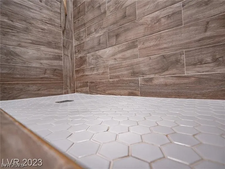 6488 Creston Ave — Photo 48