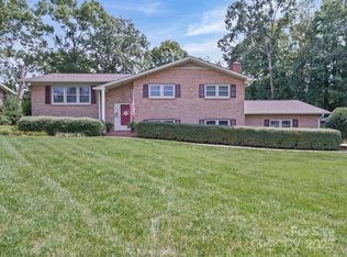 606 Brookgreen Dr, Dallas, NC 28034