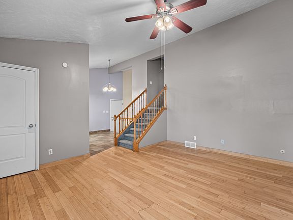 3rd image of 346 W 550 N Suite E