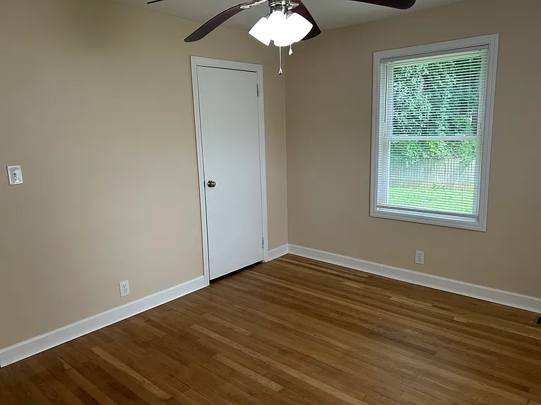 4821 Lavista Rd — Photo 7