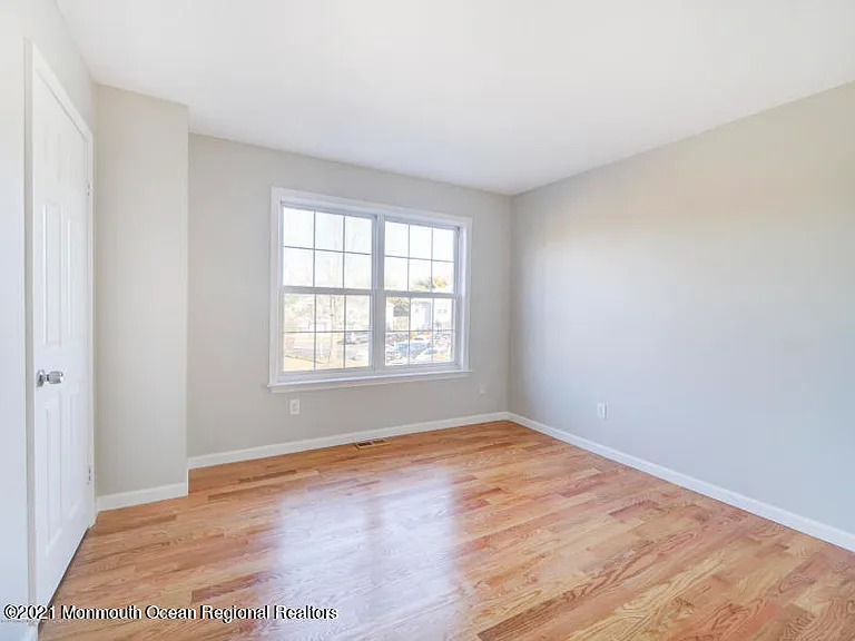 869 Mariposa Ct — Photo 15