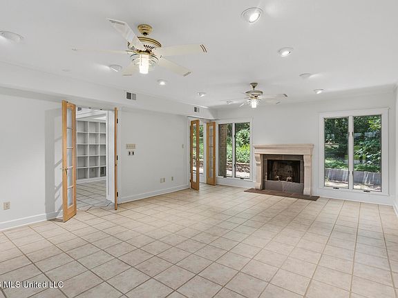 5th image of 3954 Eastwood Dr