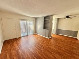 El Diamante Apts, 06