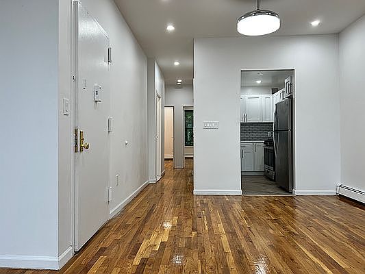 4th image of 478 Chauncey St Floor 3