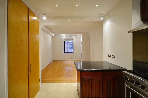 Rented by WAM Partners - William Moses Co. | media 4