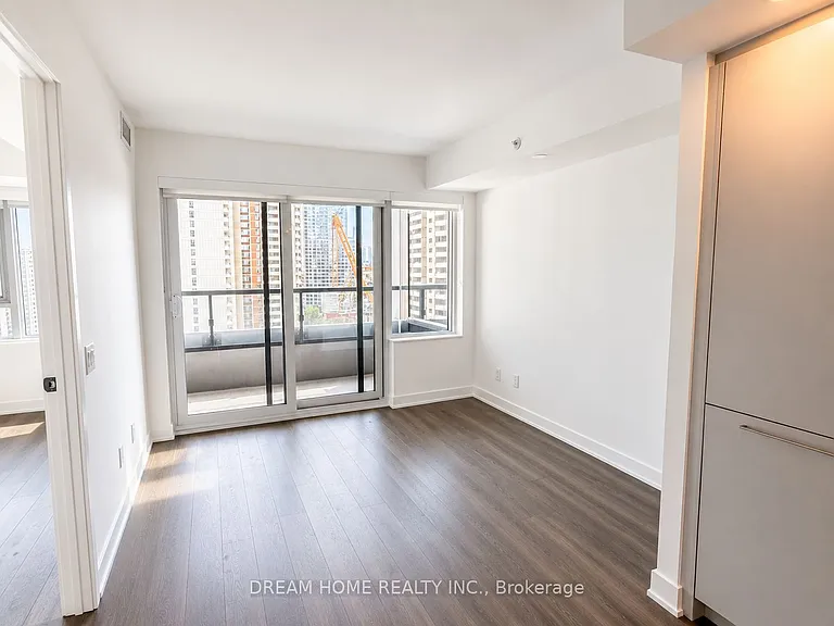609 Sherbourne St #1601 — Photo 4