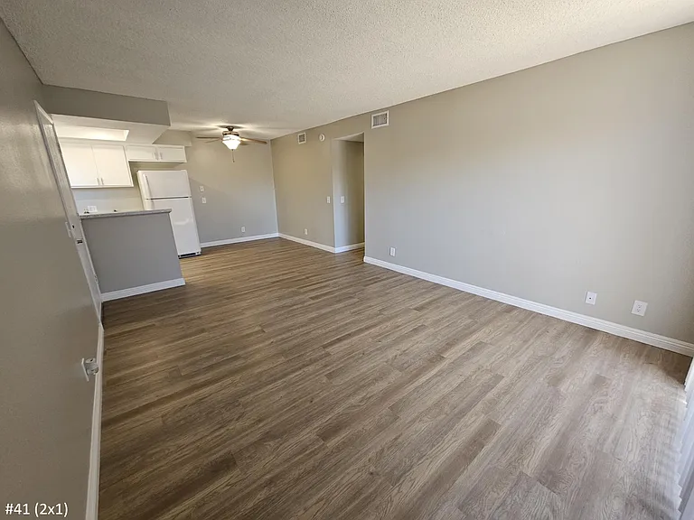 Stonewood Apartments — Photo 15