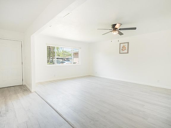 4th image of 1516 N Fine Ave