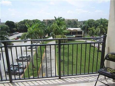 3rd image of 9300 Fontainebleau Blvd #E407