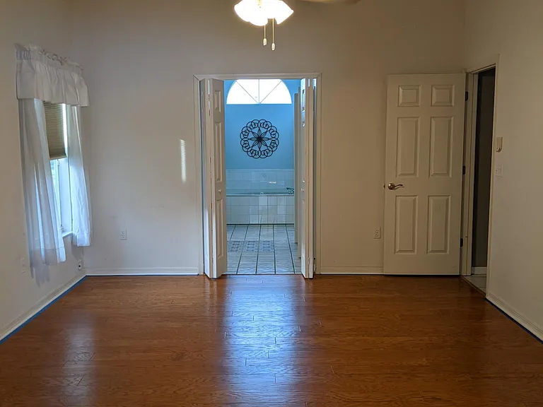 2104 Lionel Dr — Photo 24