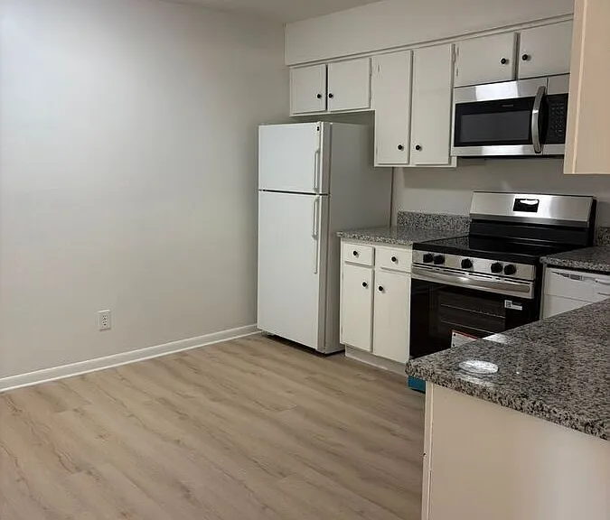 2101 Ottawa St #302B — Photo 9