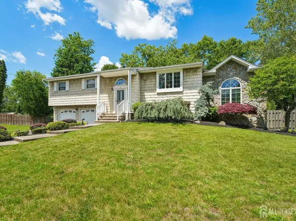 18 Mary Ellen Dr, Edison, NJ 08820