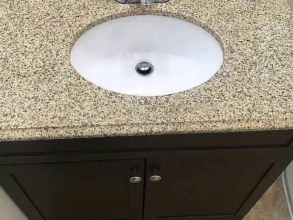 4th image of 2462 Woodhill Dr