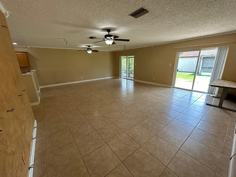 10816 Waterford Ct — Photo 10