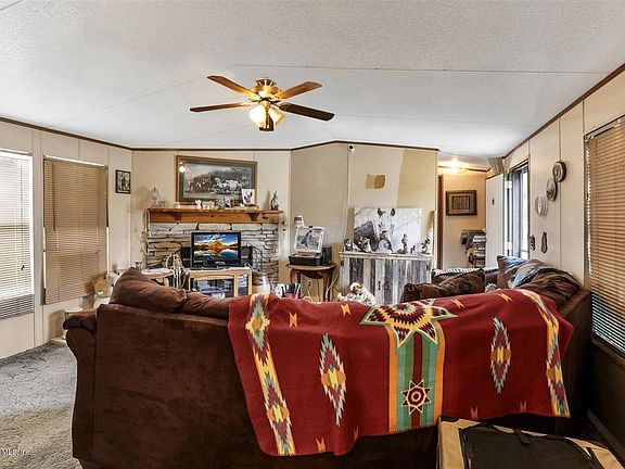 4th image of 2112 SE 144th St
